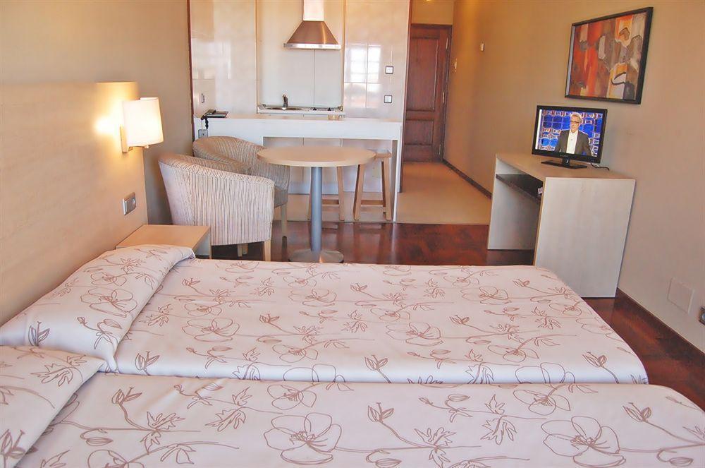 Apartamentos Portazgo La Corogne Extérieur photo