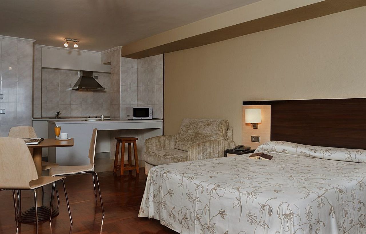 Apartamentos Portazgo La Corogne Extérieur photo
